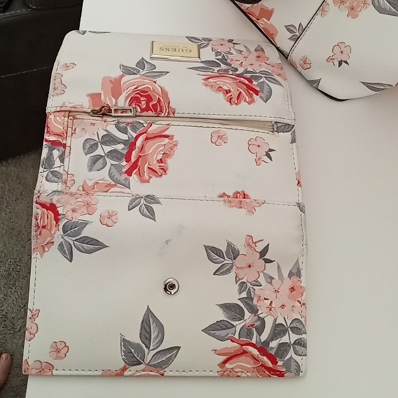 Guess flower bag and wallet - Picture 12 of 15